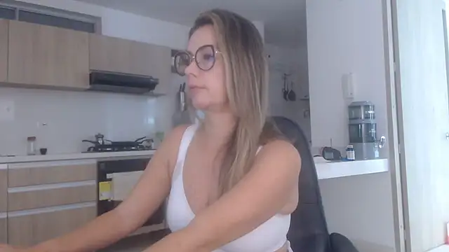 LovePaula online show from 11/07/25, 12:05