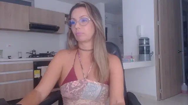 LovePaula online show from 11/22/25, 09:58