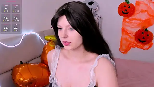 Snapshot of AishaAysitt chatting on 10/19/25, 03:18 AishaAysitt online show from 10/19/25, 03:18