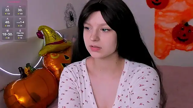 Snapshot of AishaAysitt chatting on 10/21/25, 09:10 AishaAysitt online show from 10/21/25, 09:10