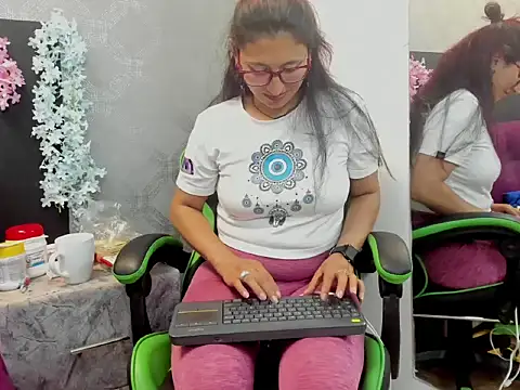 VictoriaSpenser online show from 09/23/25, 08:45