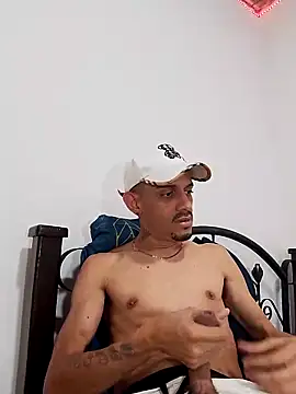 Snapshot of LATINO27CM chatting on 10/08/25, 08:50 LATINO27CM online show from 10/08/25, 08:50