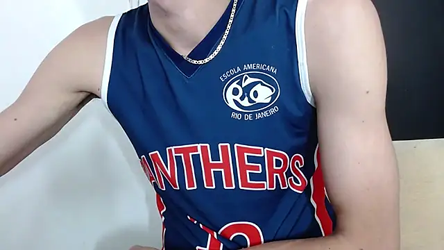 Snapshot of LATINO27CM chatting on 11/29/25, 11:41 LATINO27CM online show from 11/29/25, 11:41