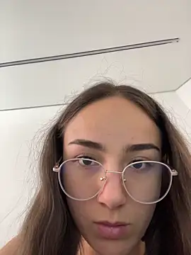 Snapshot of Innerpeace_ chatting on 04/18/26, 04:33 Innerpeace online show from 04/18/26, 04:33