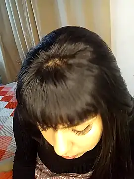 Snapshot of Bulma04 chatting on 10/28/25, 04:16 Bulma04 online show from 10/28/25, 04:16