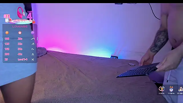 Snapshot of BoomChikaWow chatting on 11/22/25, 11:37 BoomChikaWow online show from 11/22/25, 11:37