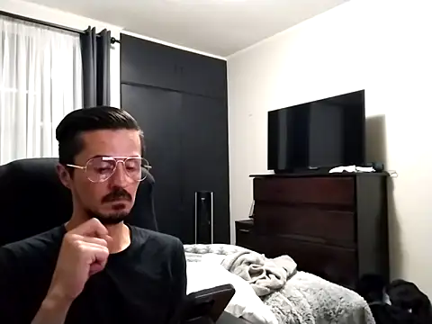 Snapshot of JustBrunox chatting on 03/19/25, 03:30 JustBrunox online show from 03/19/25, 03:30