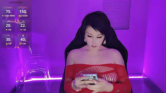 Snapshot of Goddess_Jin chatting on 06/01/26, 10:06 Goddess Jin online show from 06/01/26, 10:06