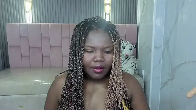 Soffia b online show from 10/16/25, 02:56