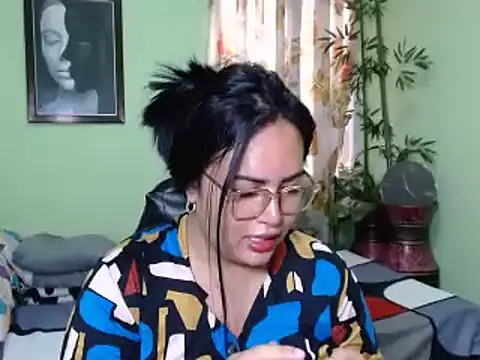 Snapshot of ConnieVentura chatting on 09/21/25, 07:10 ConnieVentura online show from 09/21/25, 07:10