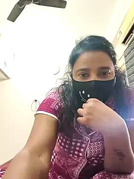 Charm Queen online show from 02/08/26, 05:55