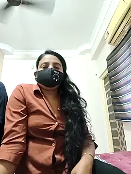 Charm Queen online show from 02/10/26, 07:12