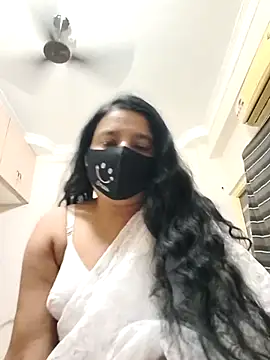 Charm Queen online show from 02/11/26, 03:39