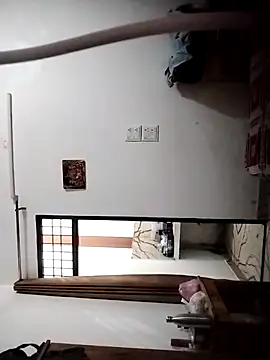 Snapshot of chatting on 09/23/25, 05:05 online show from 09/23/25, 05:05