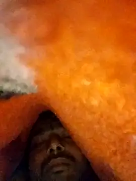 Snapshot of chatting on 11/14/25, 06:56 online show from 11/14/25, 06:56