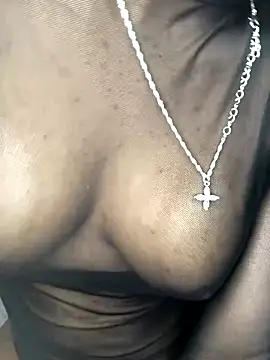 Snapshot of Fun_size86 chatting on 11/26/25, 04:08 Fun size86 online show from 11/26/25, 04:08