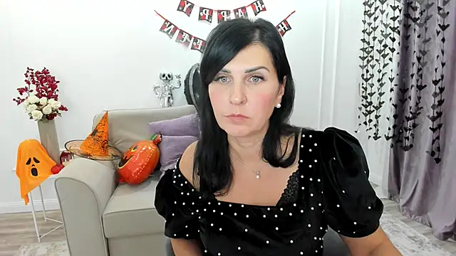 Moon Veloure1 online show from 10/29/25, 11:34