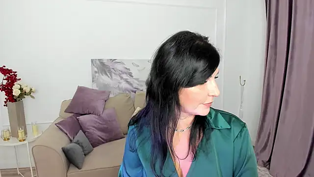 Moon Veloure1 online show from 11/21/25, 03:49