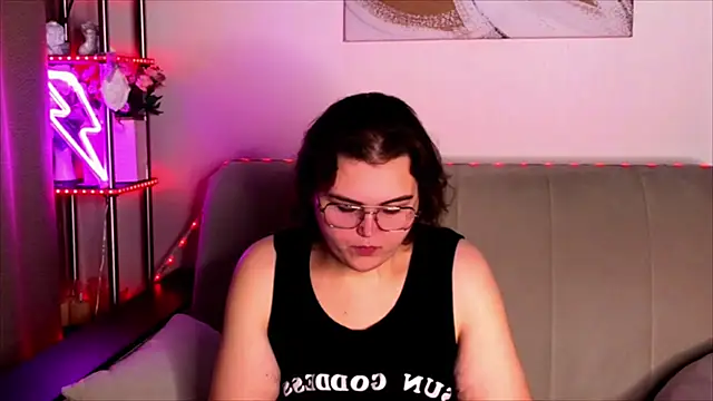  online show from 10/28/25, 02:26