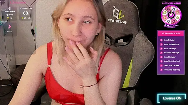 ChristinaFivePlus online show from 10/20/25, 08:37