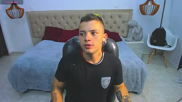 wildthor26 online show from 02/07/26, 03:32