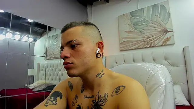 wildthor26 online show from 02/24/26, 04:32