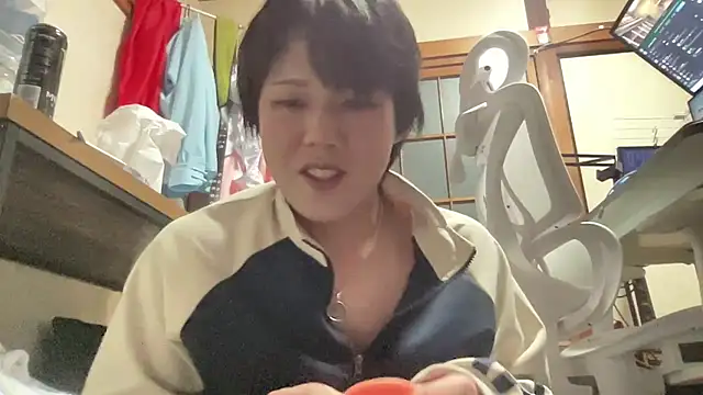 nuu1 221 online show from 10/11/25, 07:23