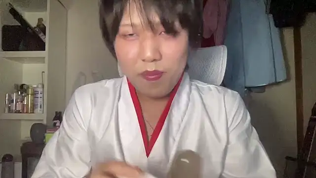 nuu1 221 online show from 10/25/25, 05:51