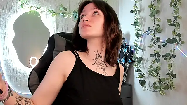 Elastikisss online show from 04/15/26, 07:37