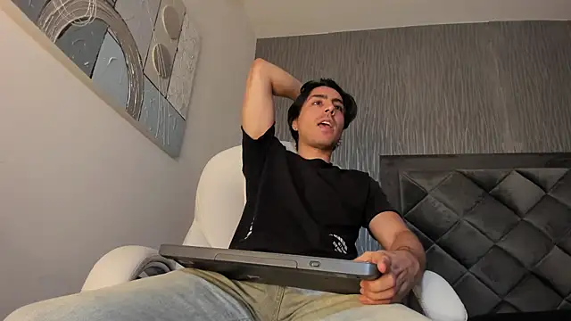 dylan cross  online show from 09/26/25, 11:14