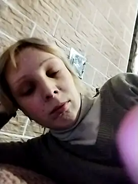 Ponka2011 online show from 12/15/25, 06:28