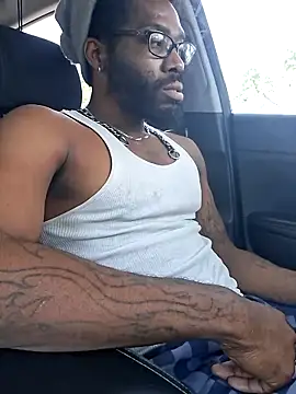 214KingLonggg online show from 04/13/26, 09:42