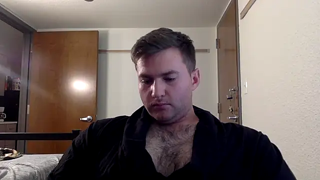 Snapshot of daddypineapple77 chatting on 09/21/25, 07:37 daddypineapple77 online show from 09/21/25, 07:37