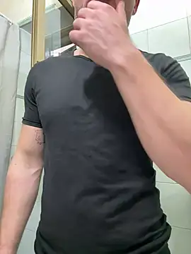 Snapshot of giovan2020 chatting on 02/20/26, 08:27 giovan2020 online show from 02/20/26, 08:27