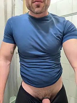 Snapshot of giovan2020 chatting on 02/20/26, 10:43 giovan2020 online show from 02/20/26, 10:43