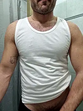 Snapshot of giovan2020 chatting on 03/07/26, 03:31 giovan2020 online show from 03/07/26, 03:31