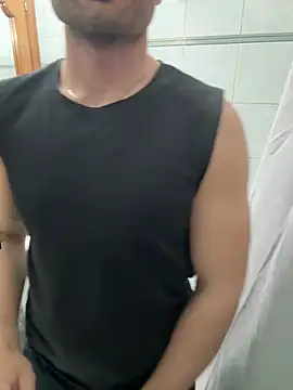 Snapshot of giovan2020 chatting on 03/20/26, 10:25 giovan2020 online show from 03/20/26, 10:25