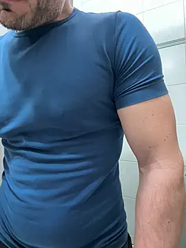 Snapshot of giovan2020 chatting on 03/25/26, 11:11 giovan2020 online show from 03/25/26, 11:11