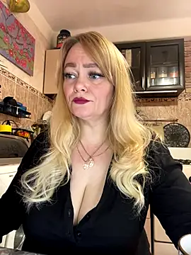 Sweet-blonde online show from 10/16/25, 09:43