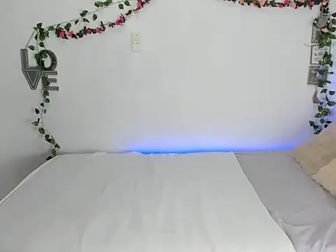 michell anyeli online show from 10/04/25, 10:41