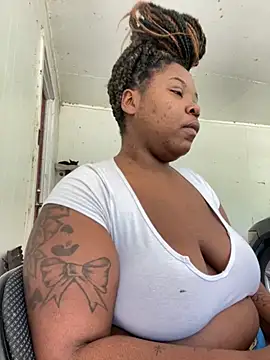 ChocolateKissesBaee online show from 09/29/25, 09:41
