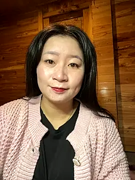 violet-00 online show from 12/16/25, 12:04