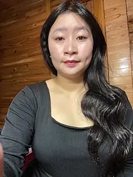 Snapshot of violet-00 chatting on 12/21/25, 04:41 violet-00 online show from 12/21/25, 04:41