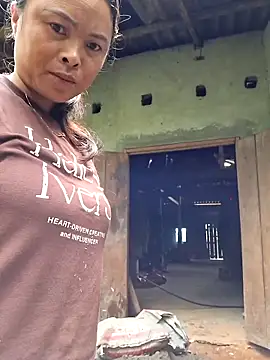 xuxulovezz online show from 10/02/25, 01:45