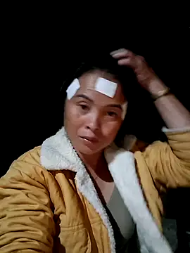 xuxulovezz online show from 10/14/25, 11:55