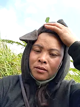 xuxulovezz online show from 12/22/25, 05:04