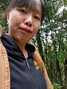 helenzz online show from 10/24/25, 06:54