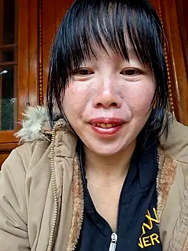 helenzz online show from 11/21/25, 12:43