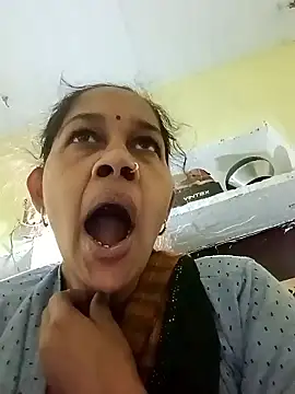 Snapshot of Rupali_ji chatting on 02/06/26, 09:45 Rupali ji online show from 02/06/26, 09:45