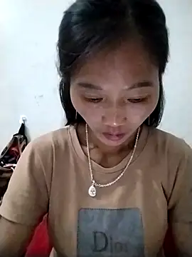 Snapshot of abigail-00 chatting on 11/04/25, 09:03 abigail-00 online show from 11/04/25, 09:03